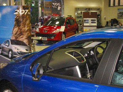 準備完了  - New PEUGEOT 207 SW Debut Fair 開催 -