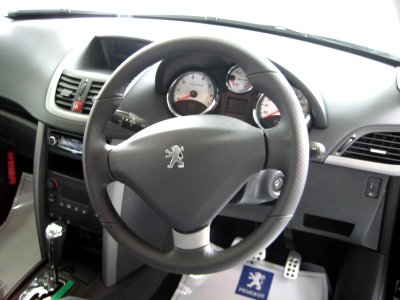 祝日営業いたします　2/11 （水）