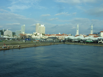 マリーナシティへ…