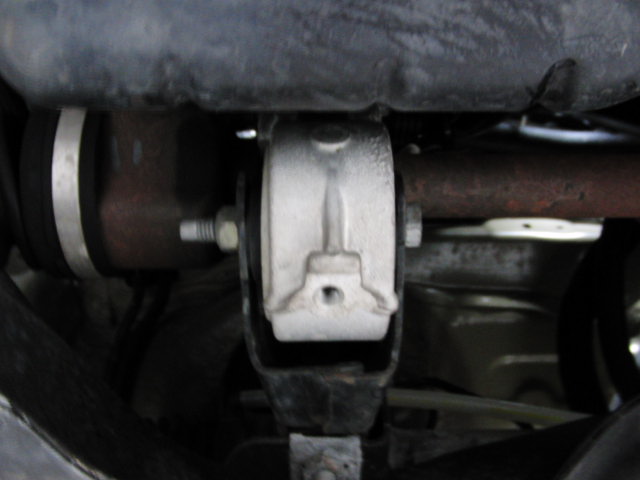 エンジンマウント