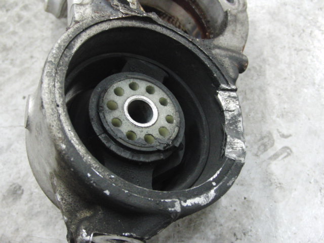 エンジンマウント