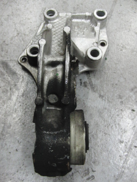 エンジンマウント