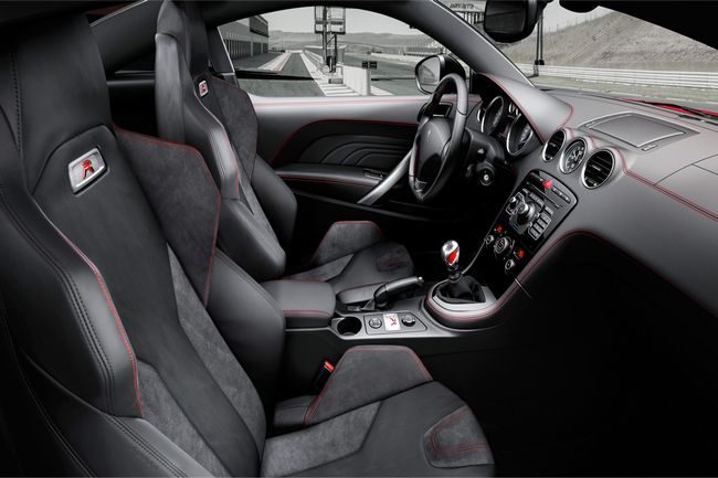 RCZ R に乗ってみませんか?