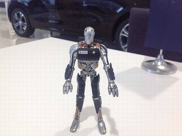 QUARTZ ROBOTプレゼント!!