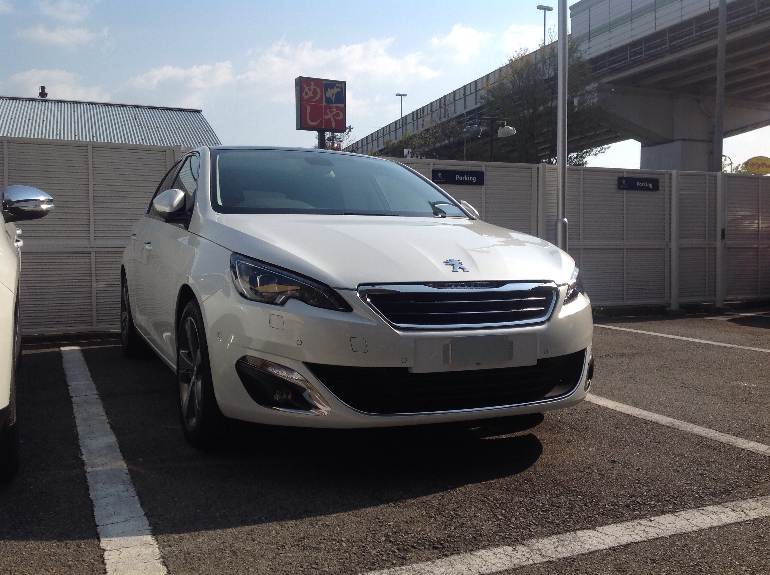 New PEUGEOT 308デビュー