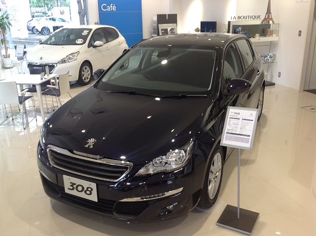 ショールーム展示車入れ替えました