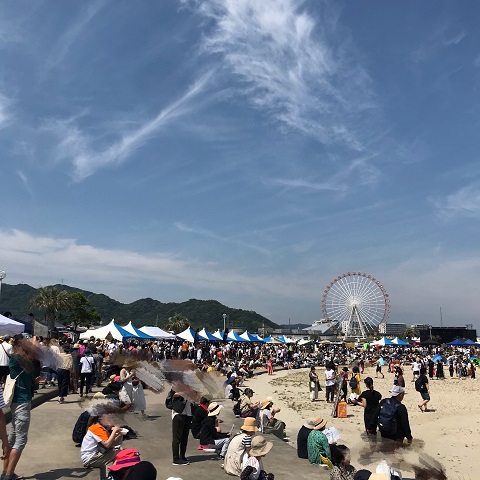 森、道、市場にいってきました