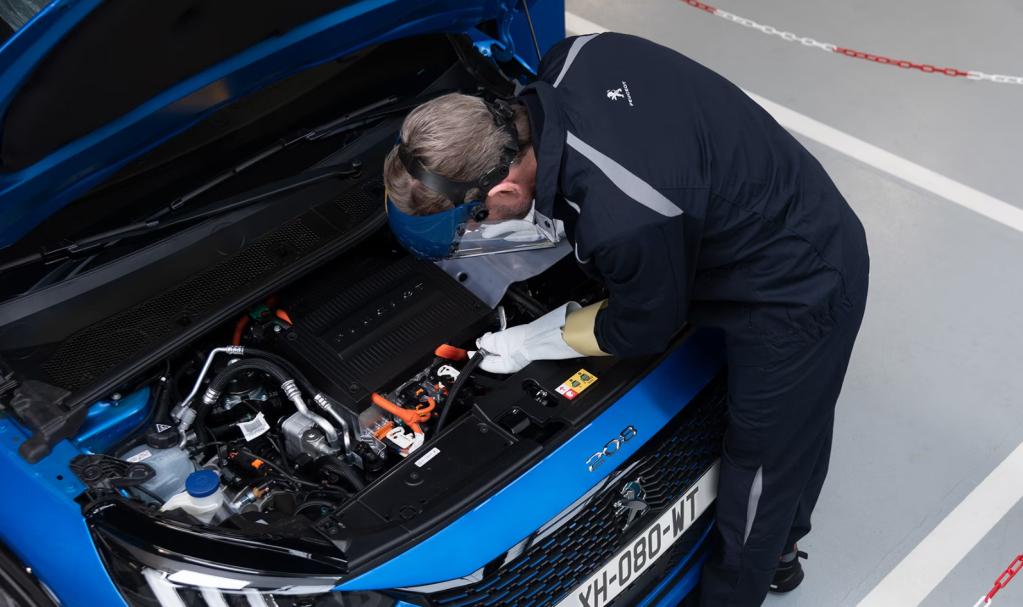 ディーラー点検・車検のメリットについて