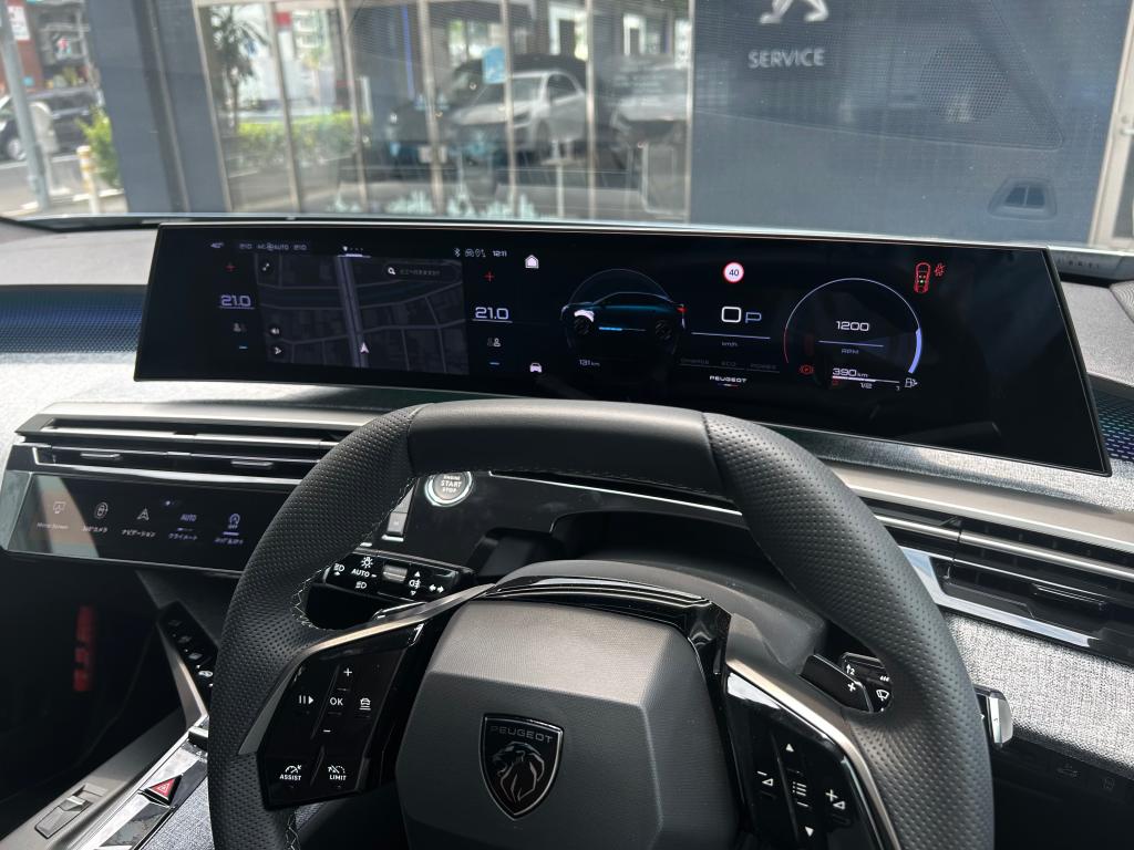 ☆NEW3008HYBRIDデビュー